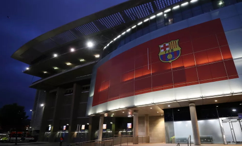 "Барселона" сократила траты на 145 миллионов евро